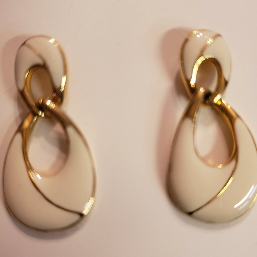 Earrings Enamel Off White/ Gold Pierced